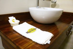 macambo-hostal-iquitos-baño-07